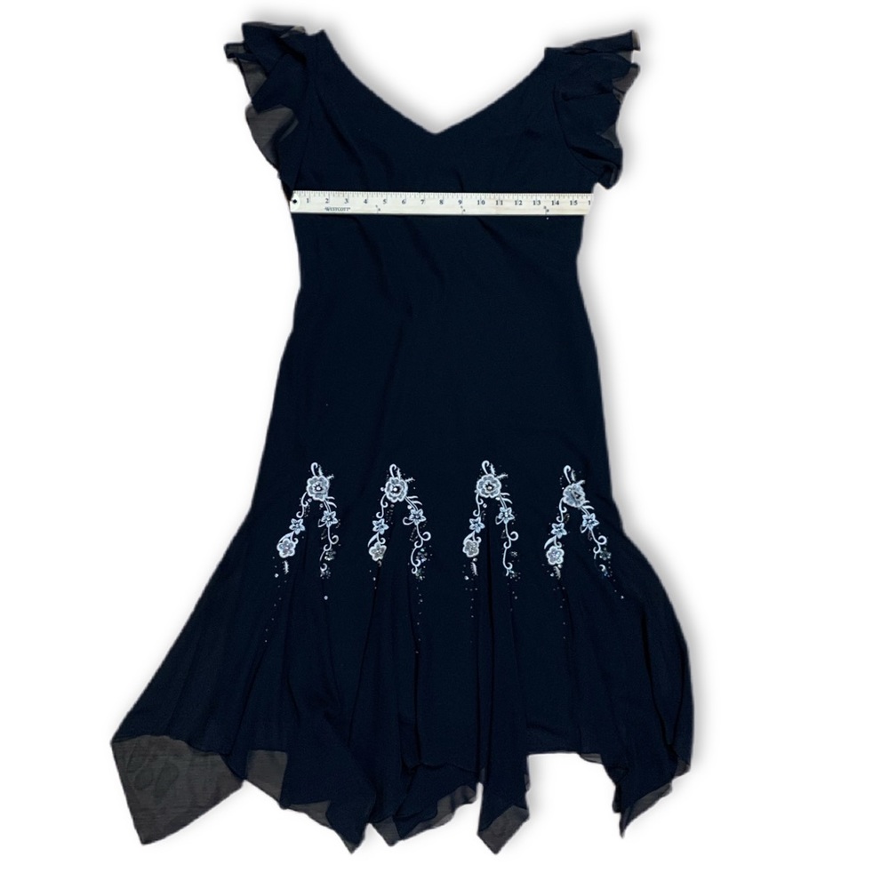 Dress Barn Embroidered Floral Black sleeveless 10